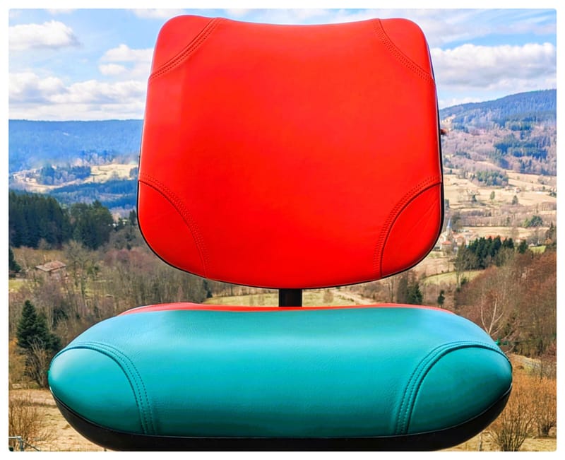 Restauration d'un fauteuil de chef d'orchestre. 