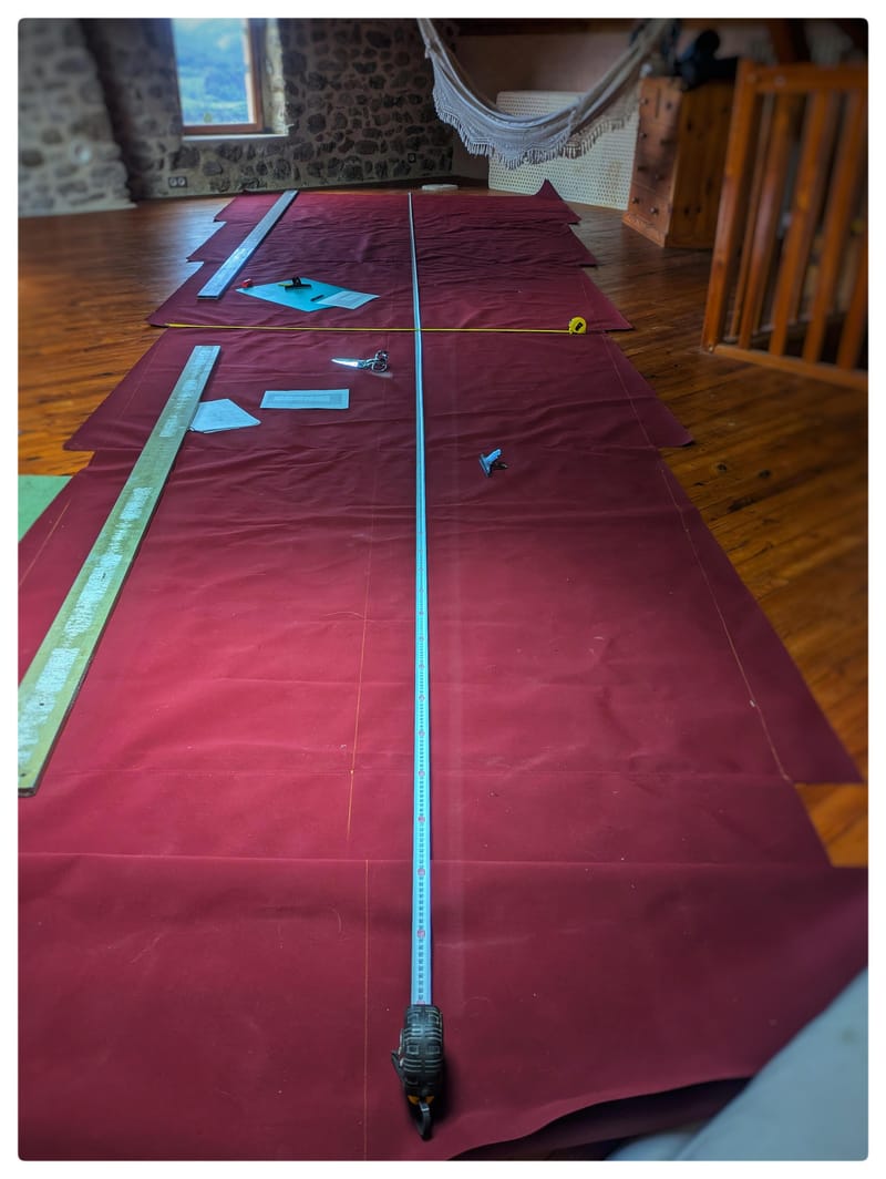 Tauds de soleil et de protection. 