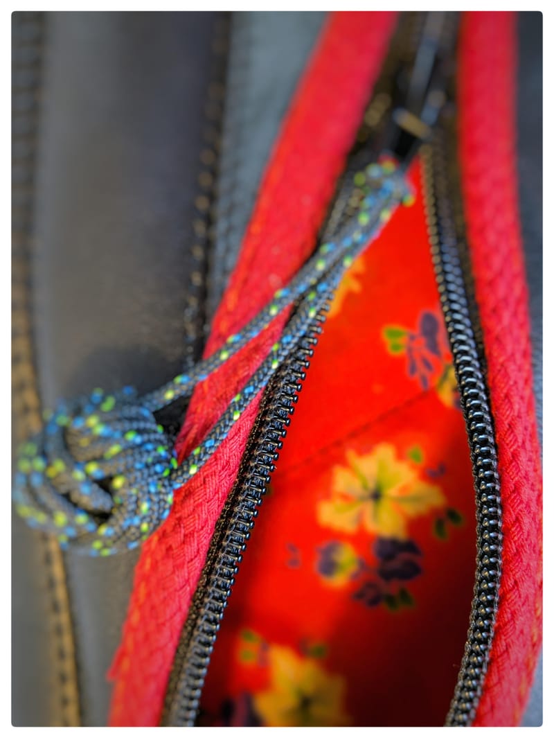 À l'intérieur, doublure surprise !