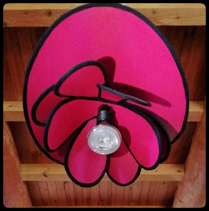 Suspensions en cuir.