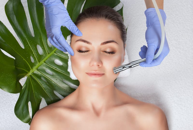 🌸 Deep cleaning & microdermabrasion