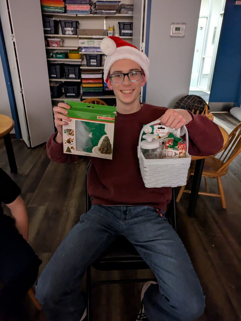 ๐ Holiday Raffle Basket ๐งบ