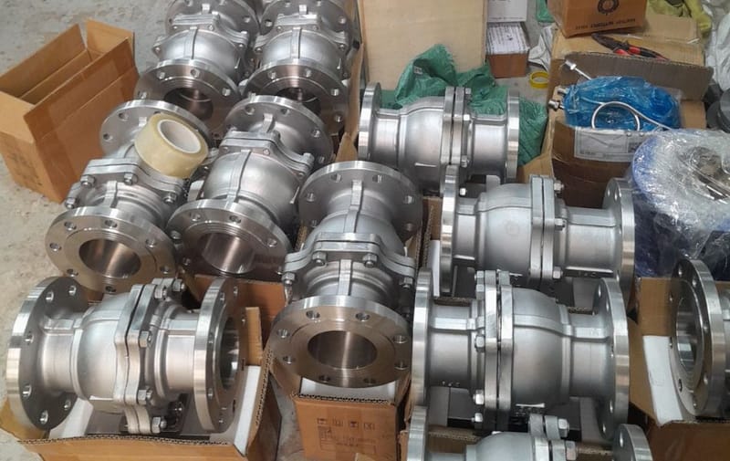 So sánh van bi điều khiển khí nén và van điện – Nên chọn loại nào?