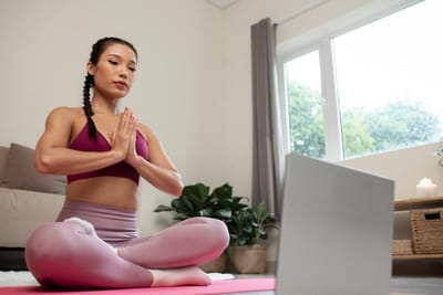 Online vs In-Person Yoga Classes: Which One is Right for You?