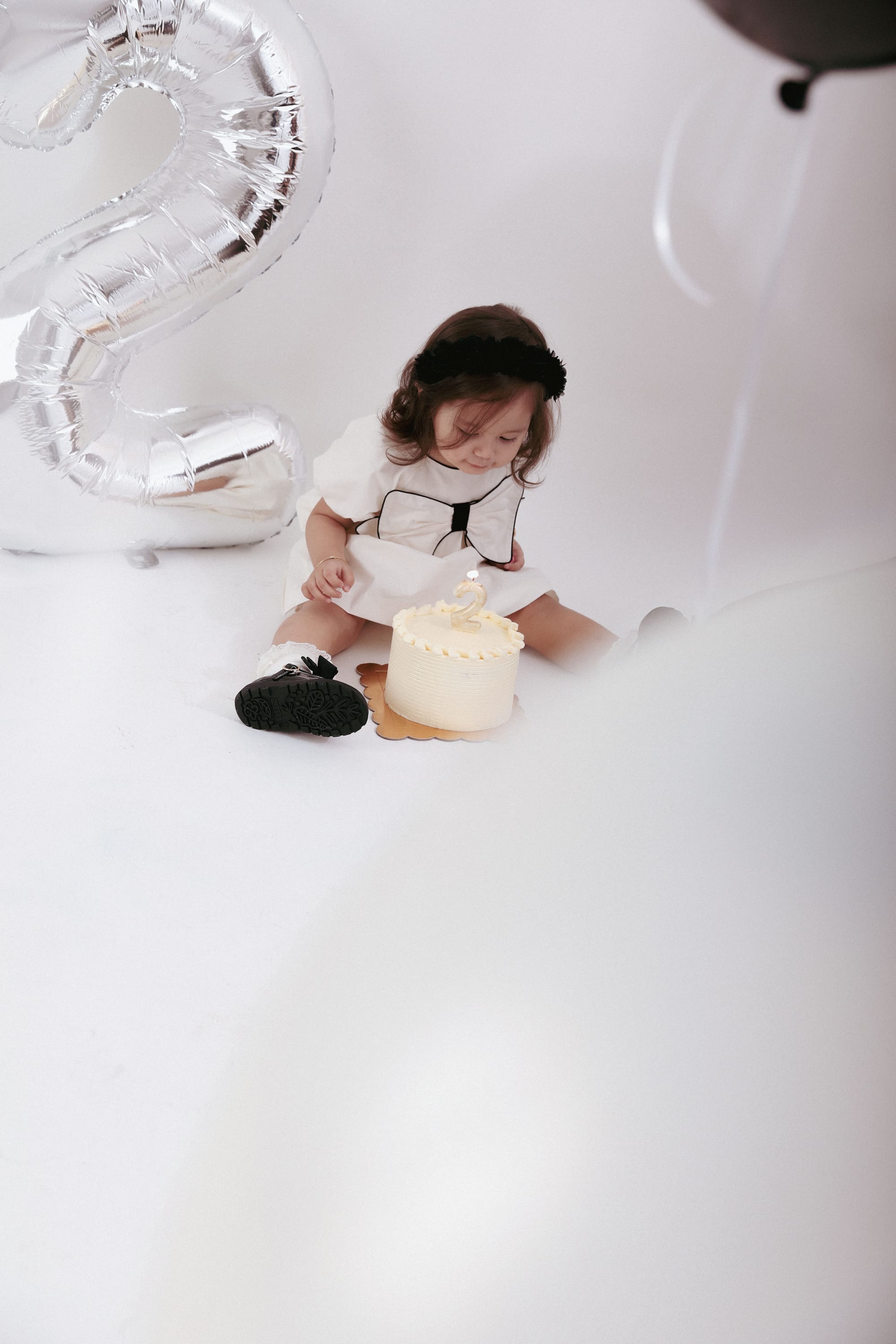 كلاسيك ابيض واسود 