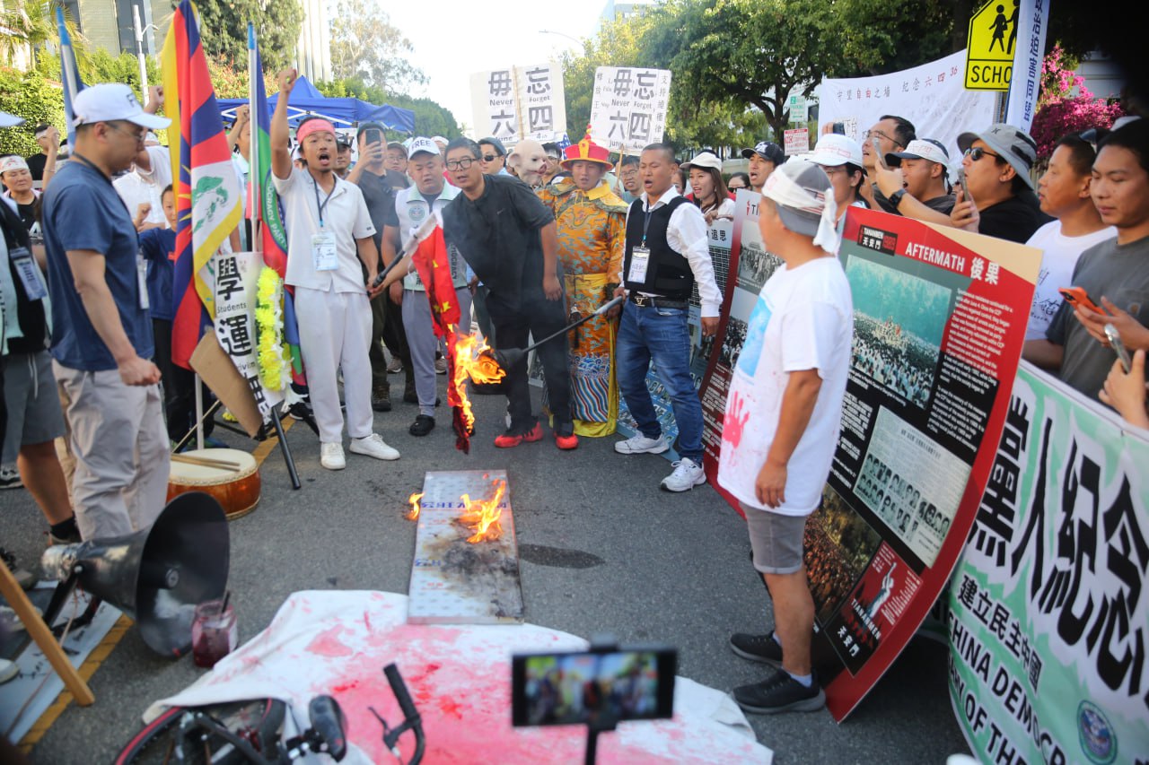 06/03/2025 8964 protesting in Los Angeles