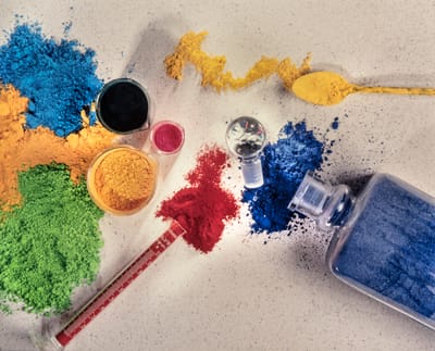 The Chemistry of Pigments: Why Paints and Dyes Behave Differently