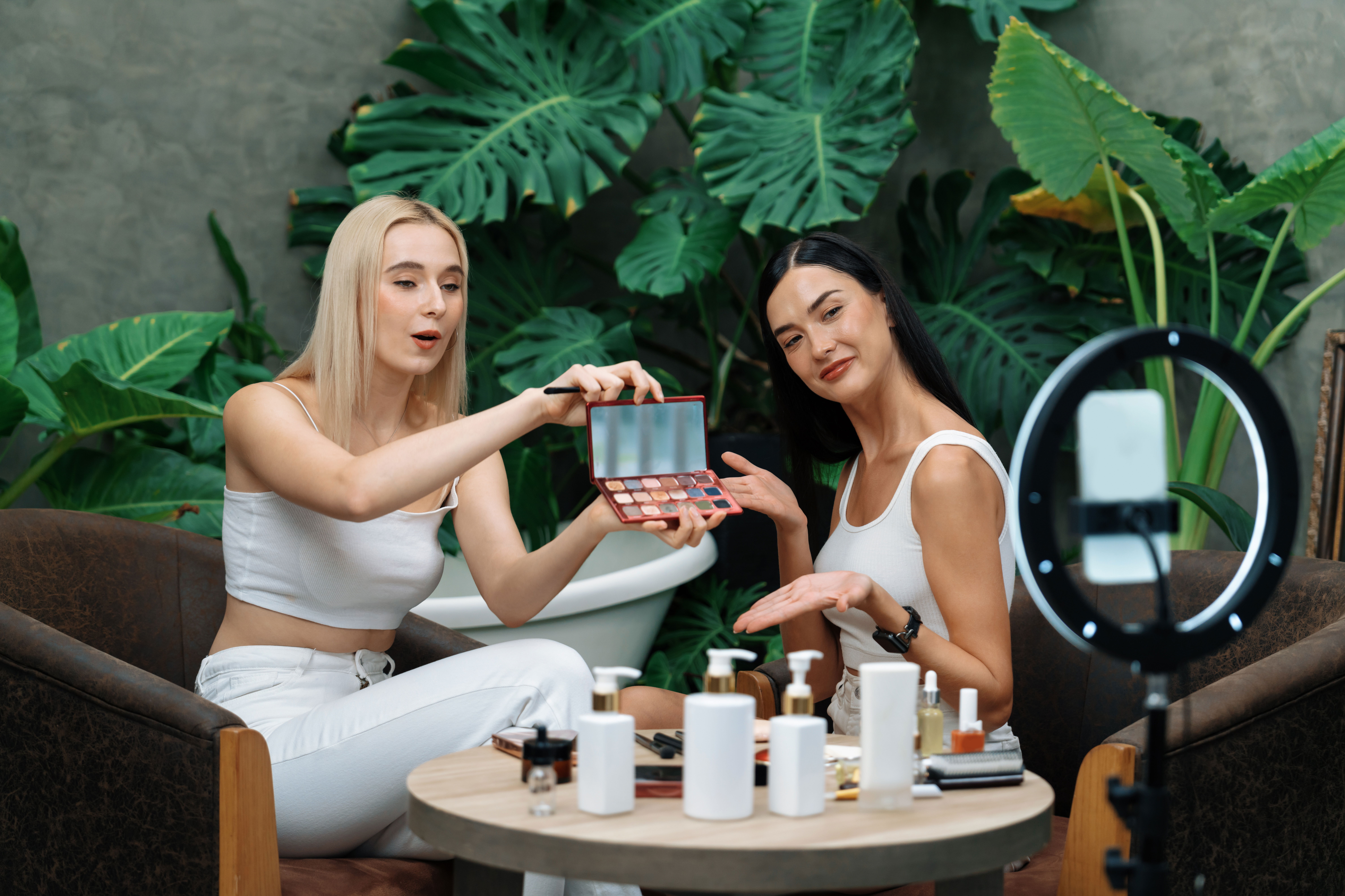 Cosmetics Chemistry – Ingredients in skincare and makeup, with product reviews.