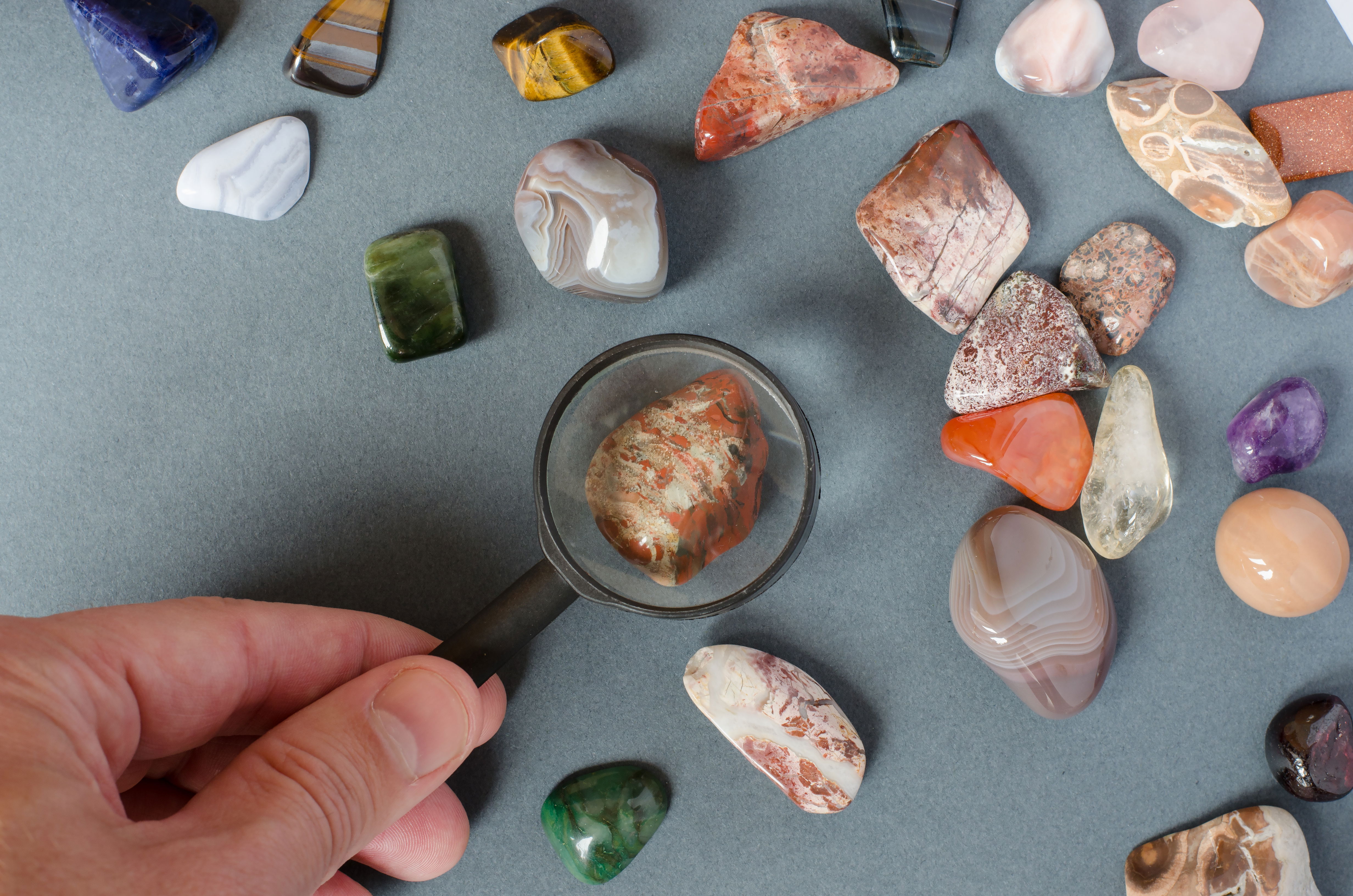 Geology for Rockhounds – Gemstone identification and collecting.