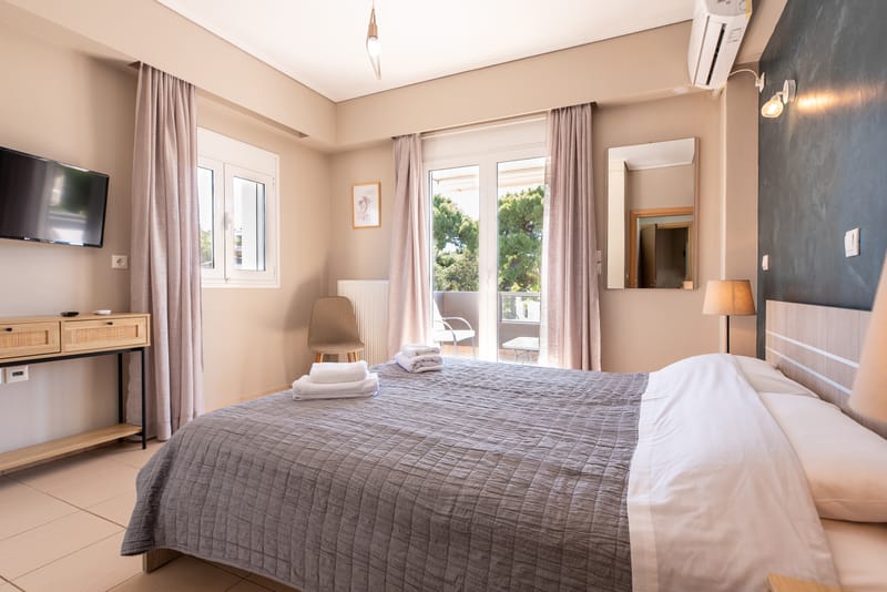 Your Fully Equipped Apartment with Stunning Hill Views