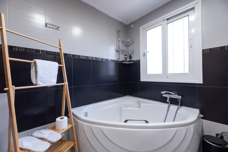 Your Fully Equipped Apartment with Stunning Hill Views