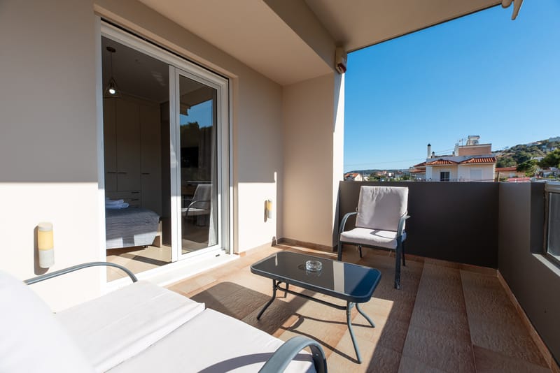 Your Fully Equipped Apartment with Stunning Hill Views