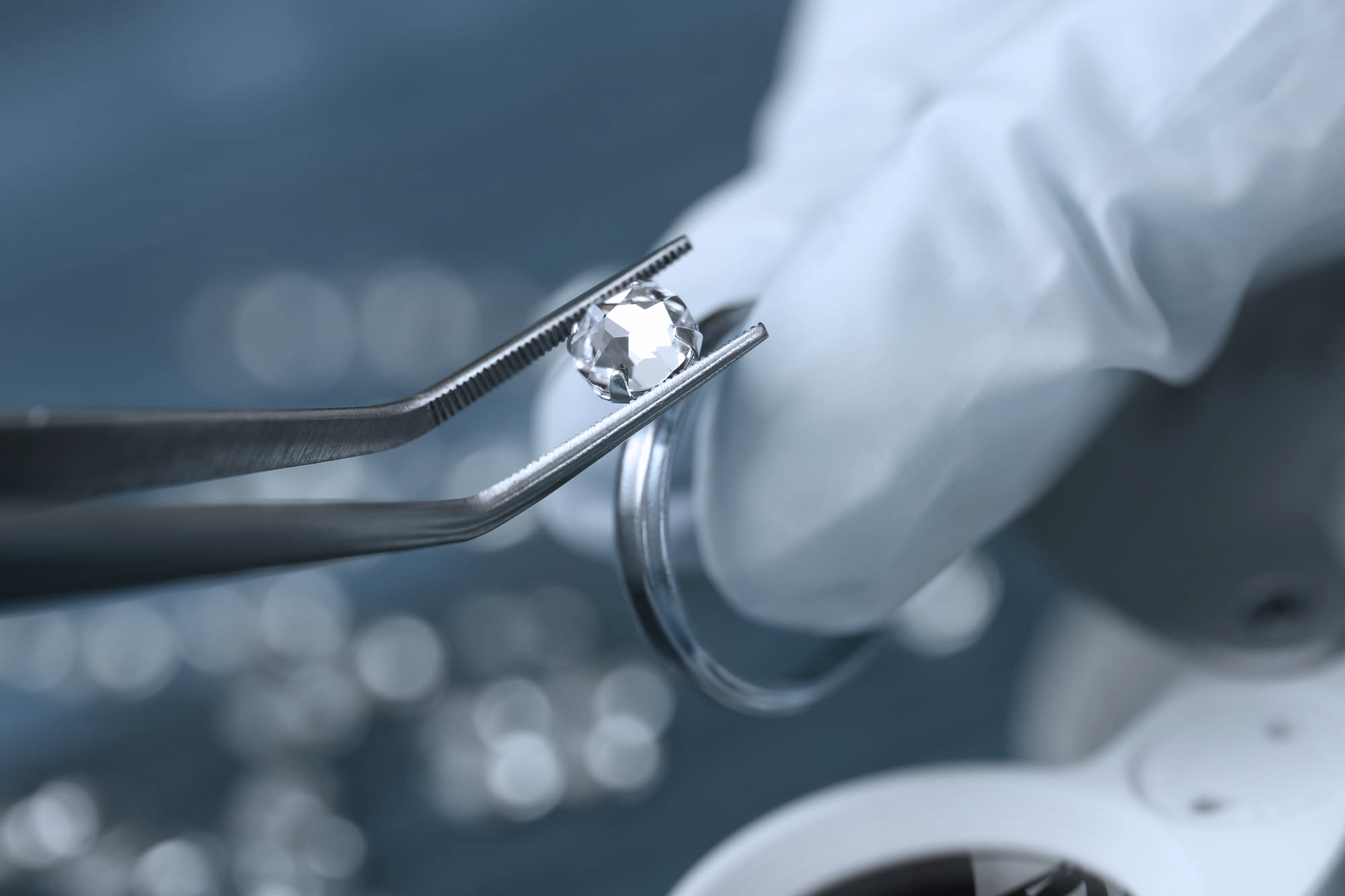 Moissanite: Una scelta ecologica per i gioielli in argento