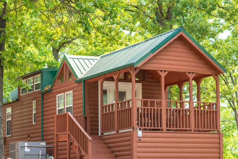 KING CABIN (SLEEPS 6)