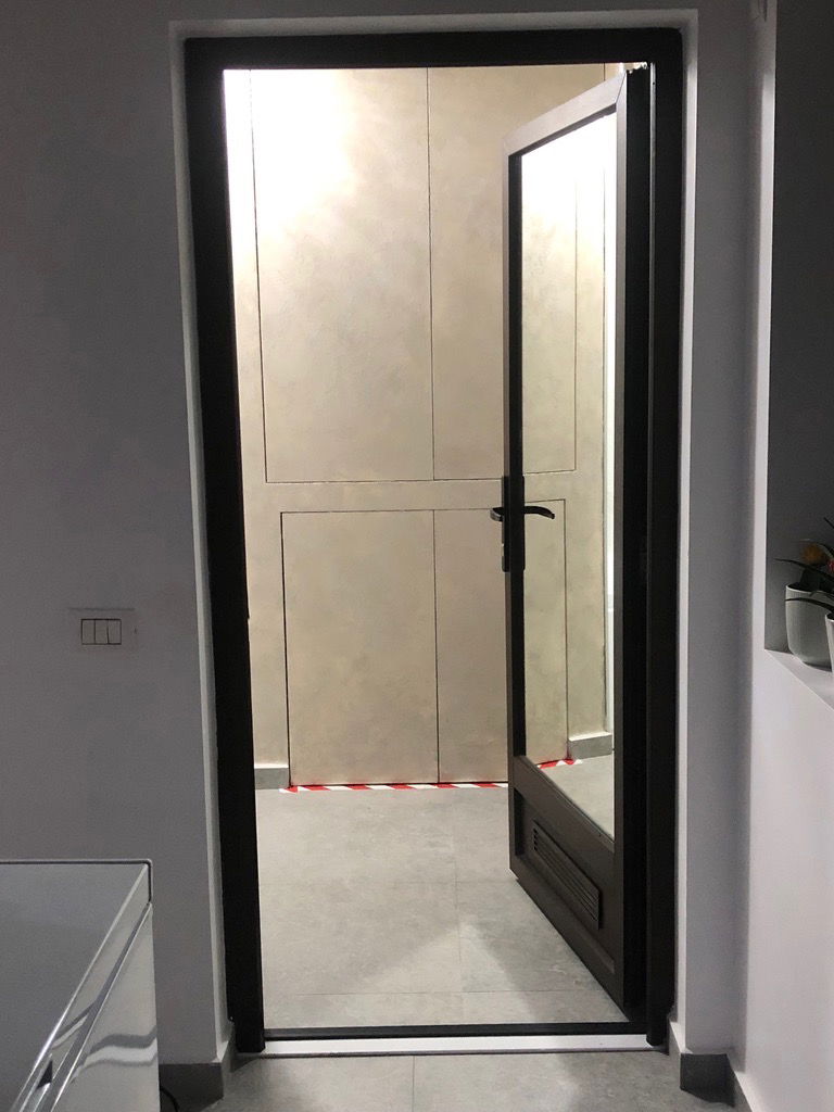 Mobilier vopsit Swahili