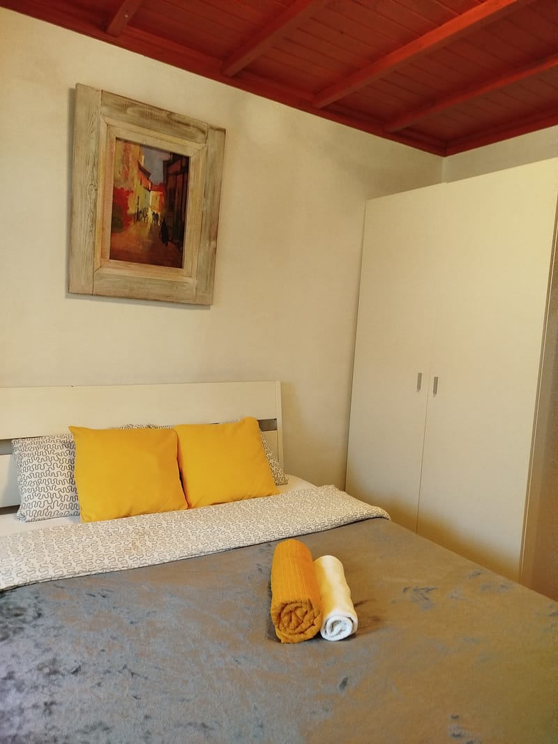 Private Single Room.