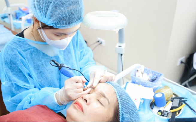 Hoc phun xam su dung may khong tieng on