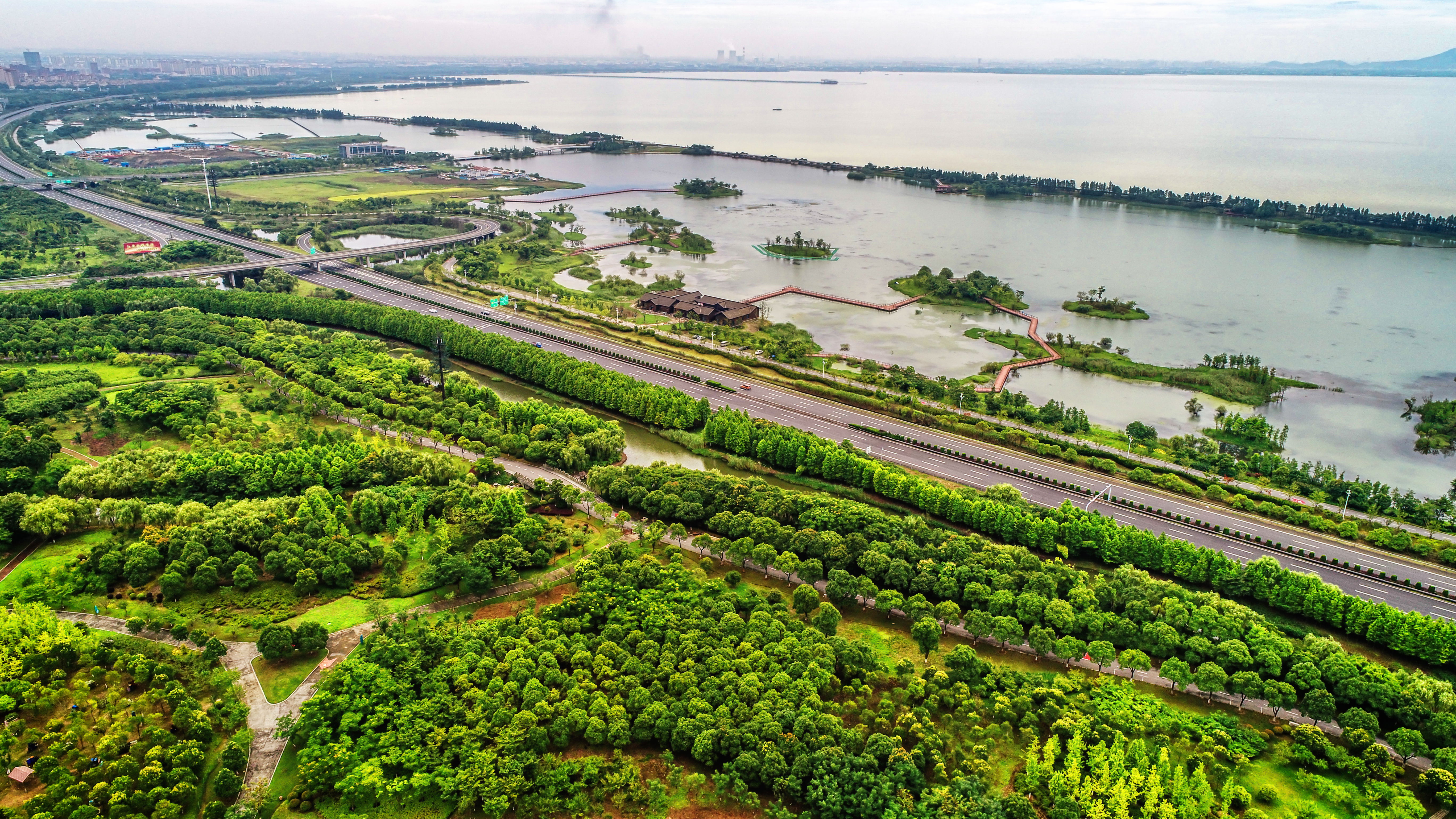 বাংলাদেশে জলবায়ু সহনশীল প্রযুক্তির ব্যবহার