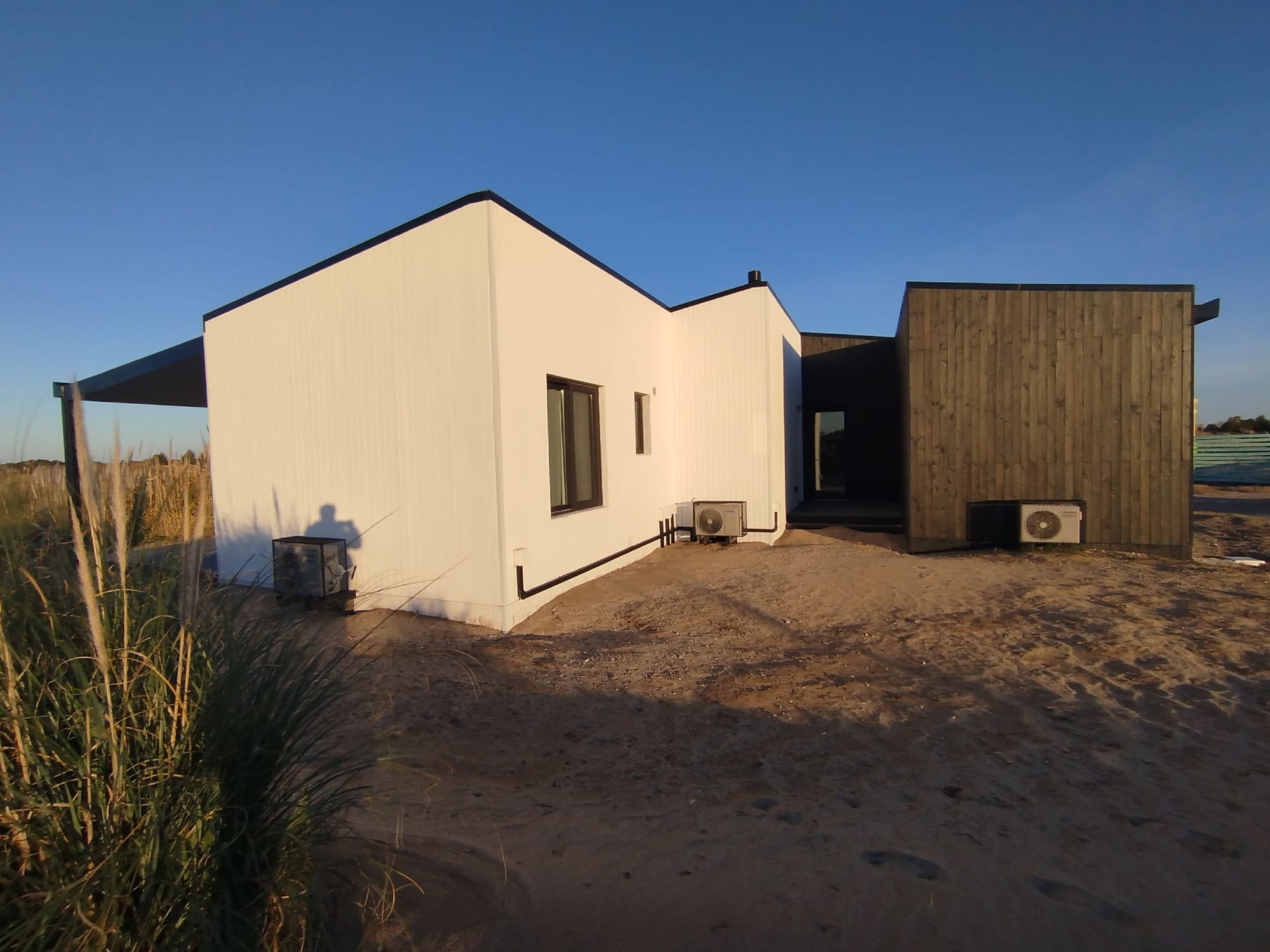 Casa 236 - El Salvaje ( Exterior y Interiores )