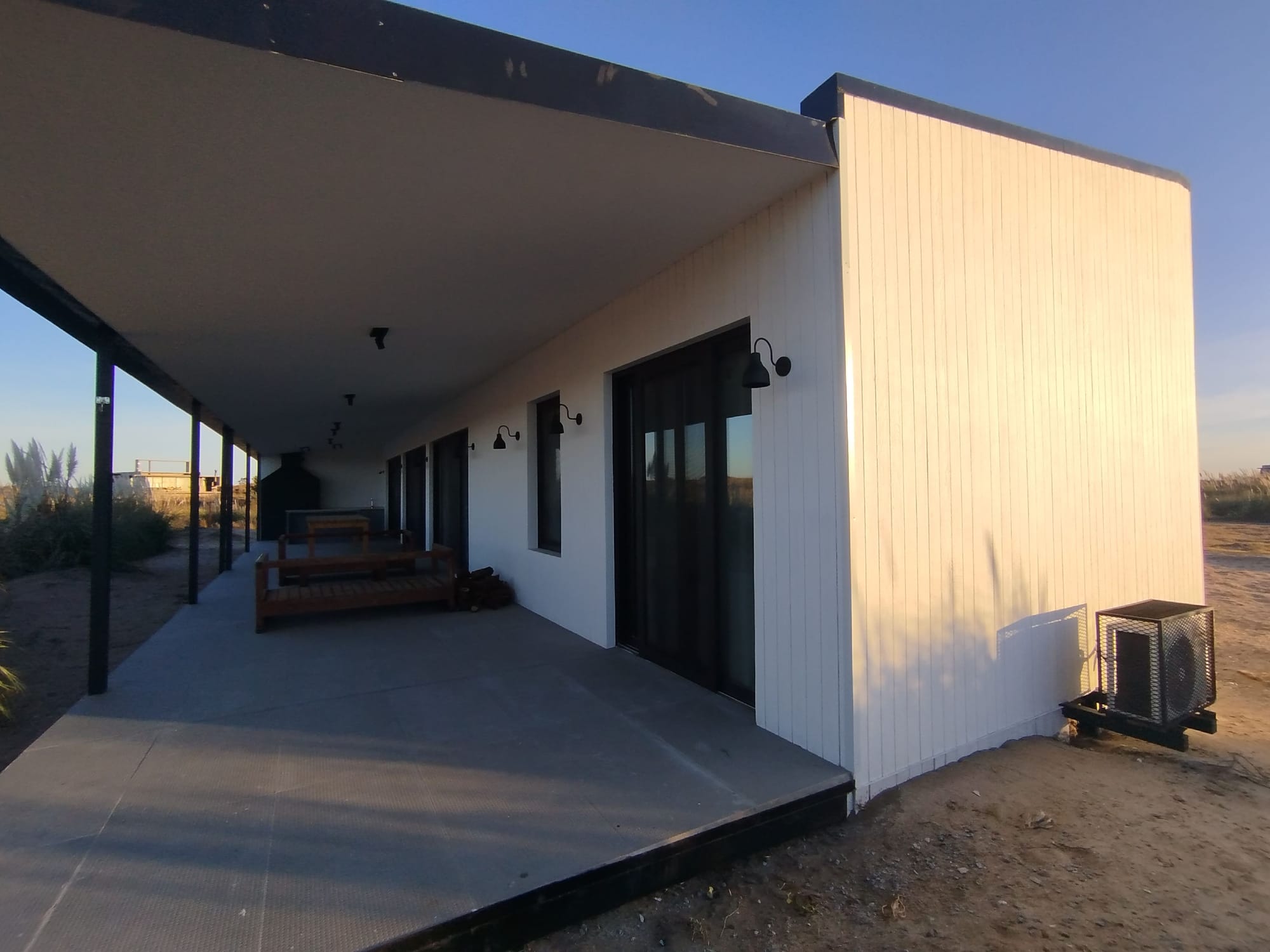 Casa 236 - El Salvaje ( Exterior y Interiores )