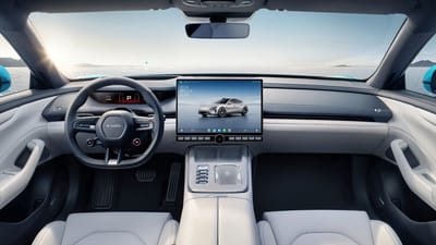 Posee el diseño y las características de un Porsche Taycan, pero tiene un coste inferior al de un Tesla Model 3 e impacta a un ritmo que ni la propia marca anticipaba.