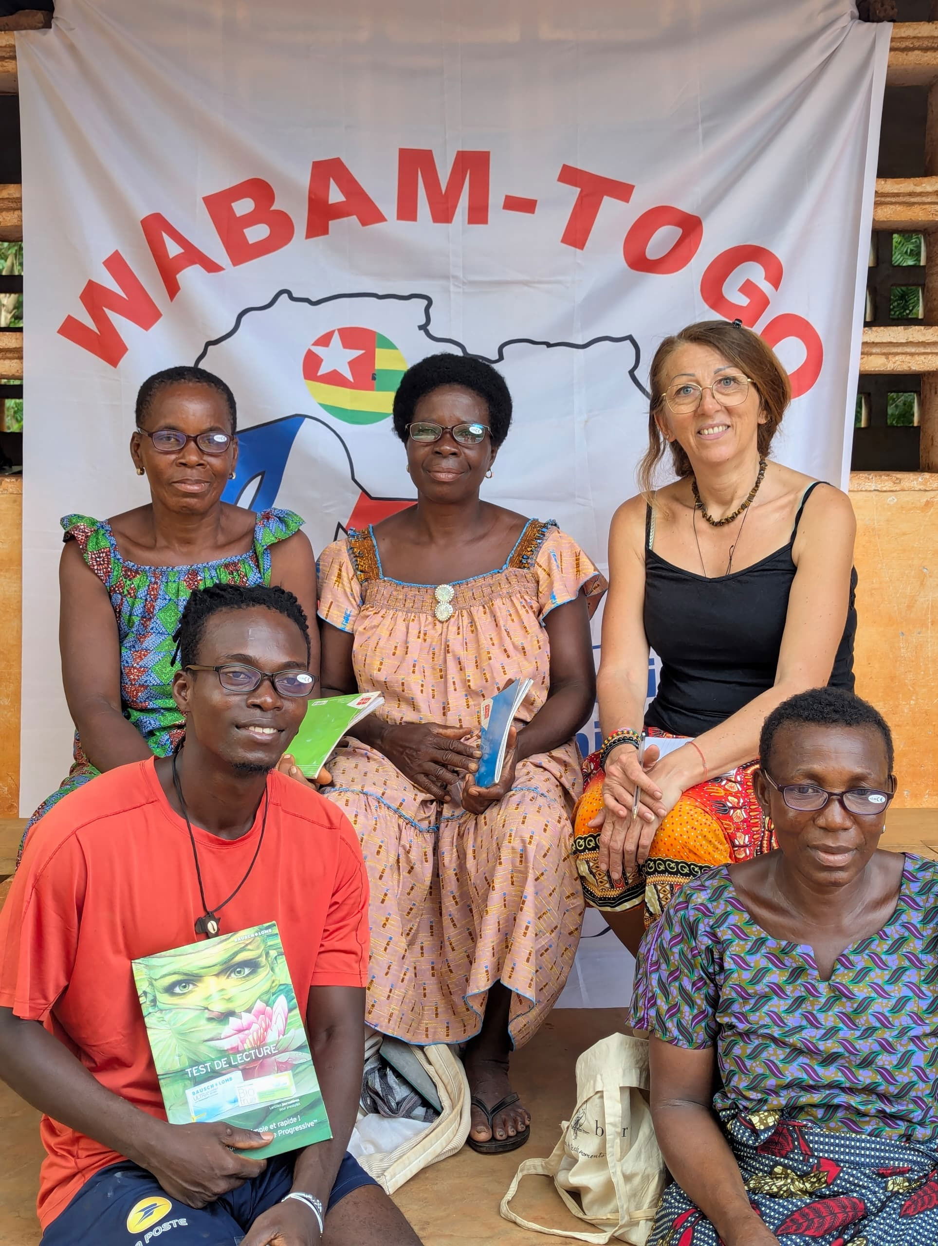 COLLECTIF WABAM : Tests de vue et distributions de lunettes loupes