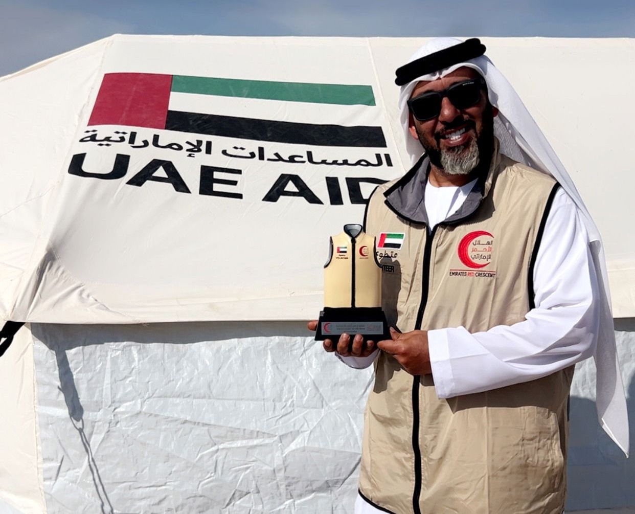 تكريم المخرج د.هاني الغص خلال ختام فعاليات مخيم “مستعد 7” للهلال الأحمر الإماراتي في أم القيوين