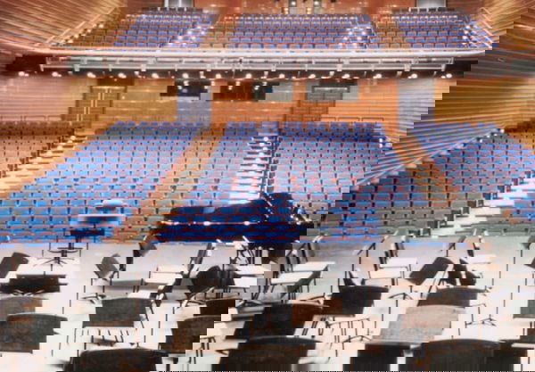 AUDITORIUM CHAIR