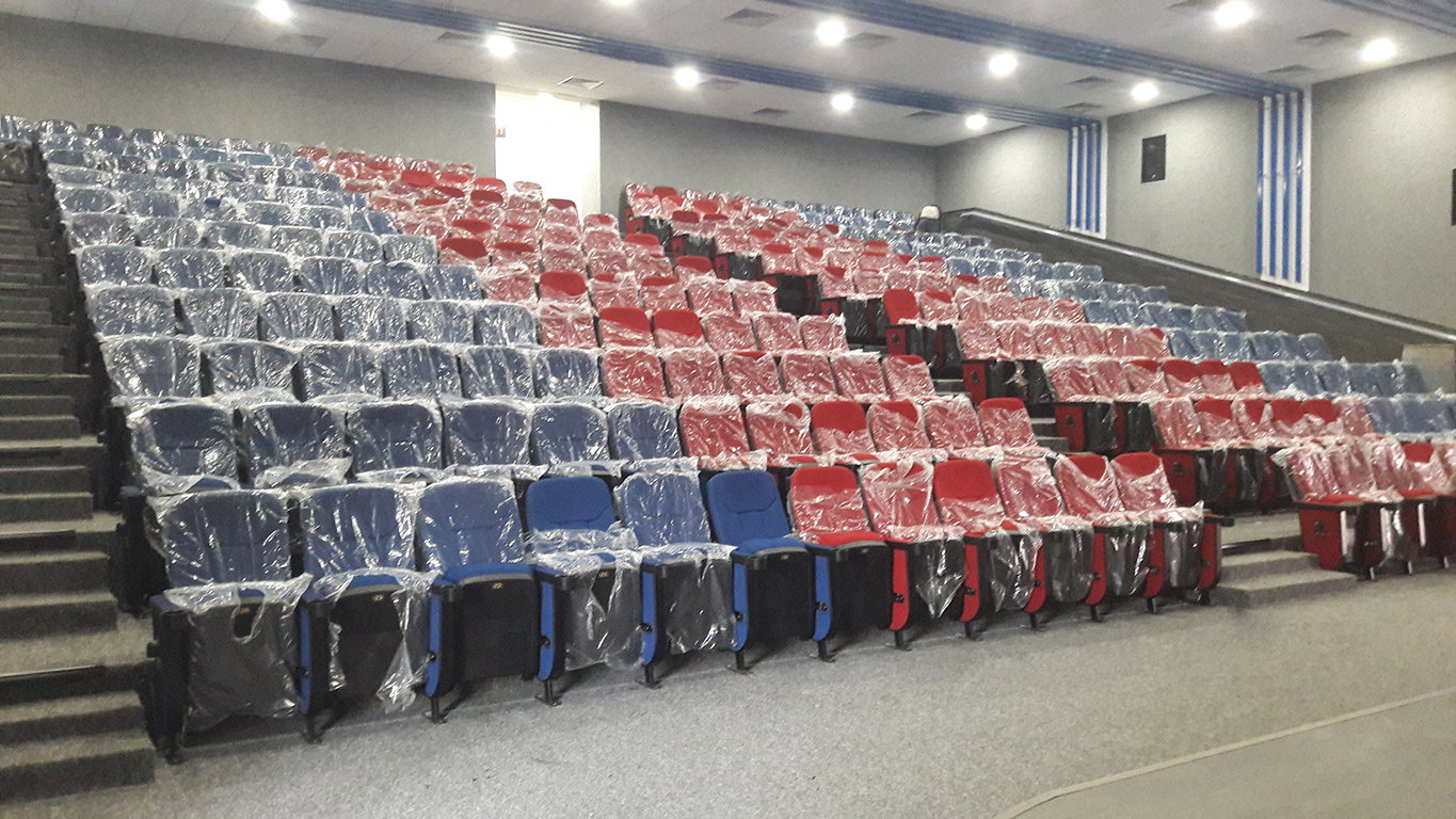Instalación de sillas de auditorio en Metoda GIDC por TSI
