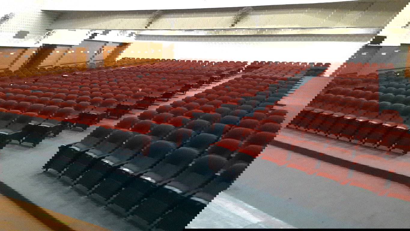 Ayuntamiento de Bhuj: comodidad moderna para eventos públicos