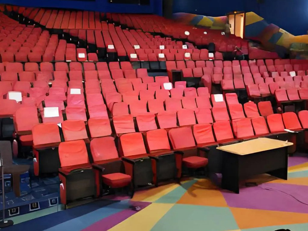 Ayuntamiento de Surat: un lugar histórico para la cultura y los eventos cívicos