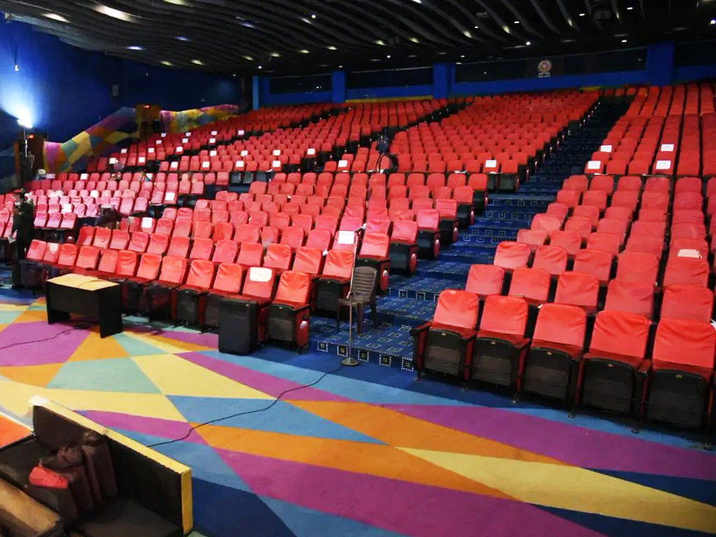 Ayuntamiento de Surat: un lugar histórico para la cultura y los eventos cívicos