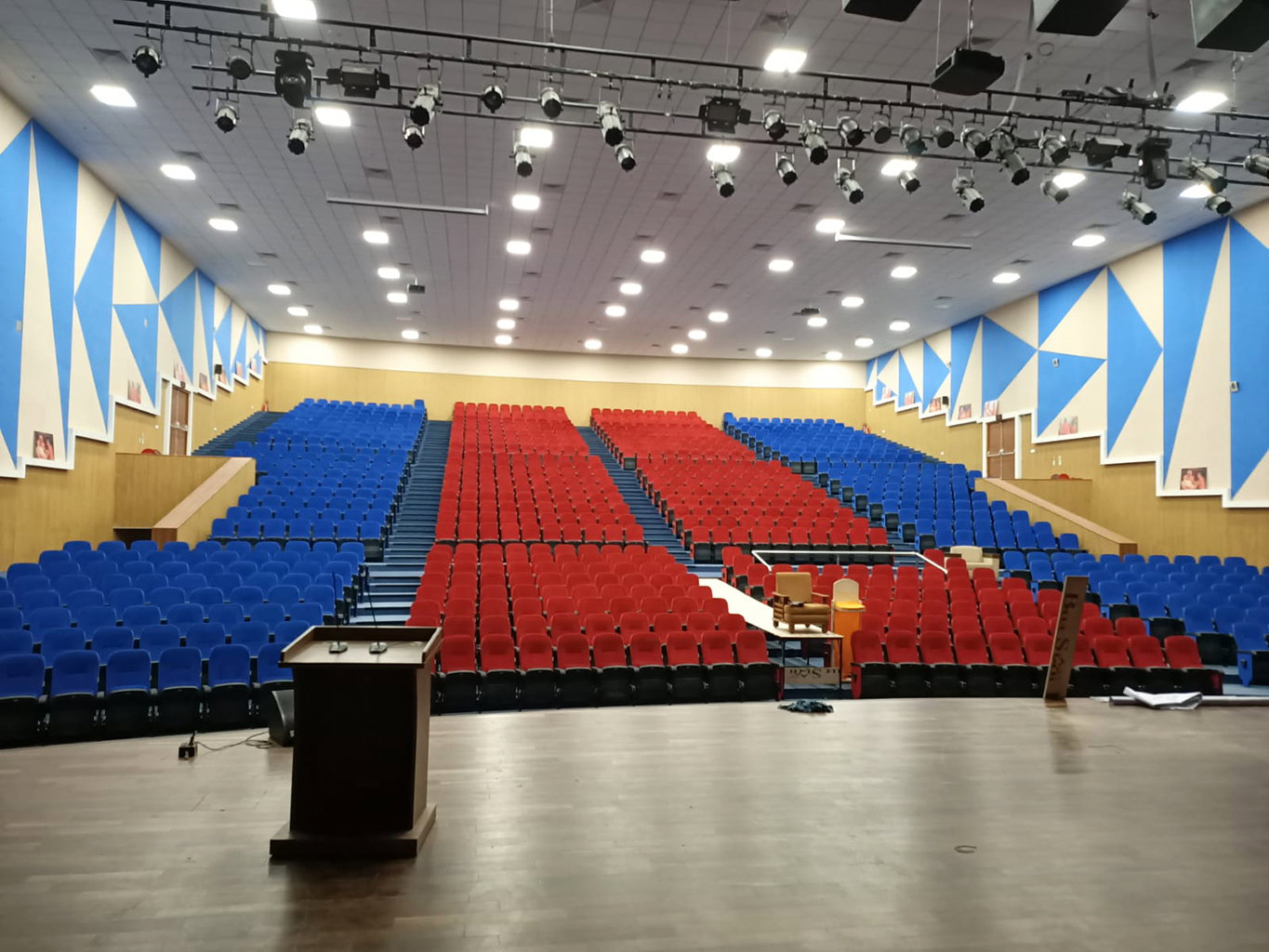 Ayuntamiento de AMC Vastral: un centro comunitario para eventos cívicos