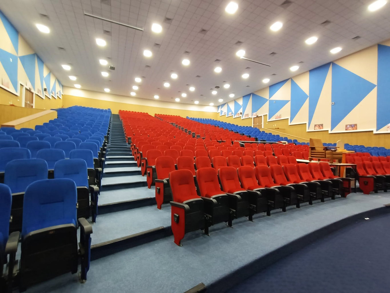 Ayuntamiento de AMC Vastral: un centro comunitario para eventos cívicos