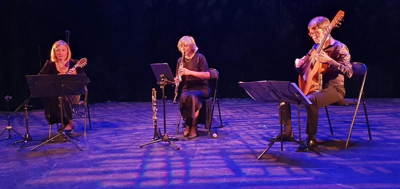 Slav'Armenia (Béatrice Berne, clarinette - Natalia Korsak, mandoline - Matthias Collet, guitare)