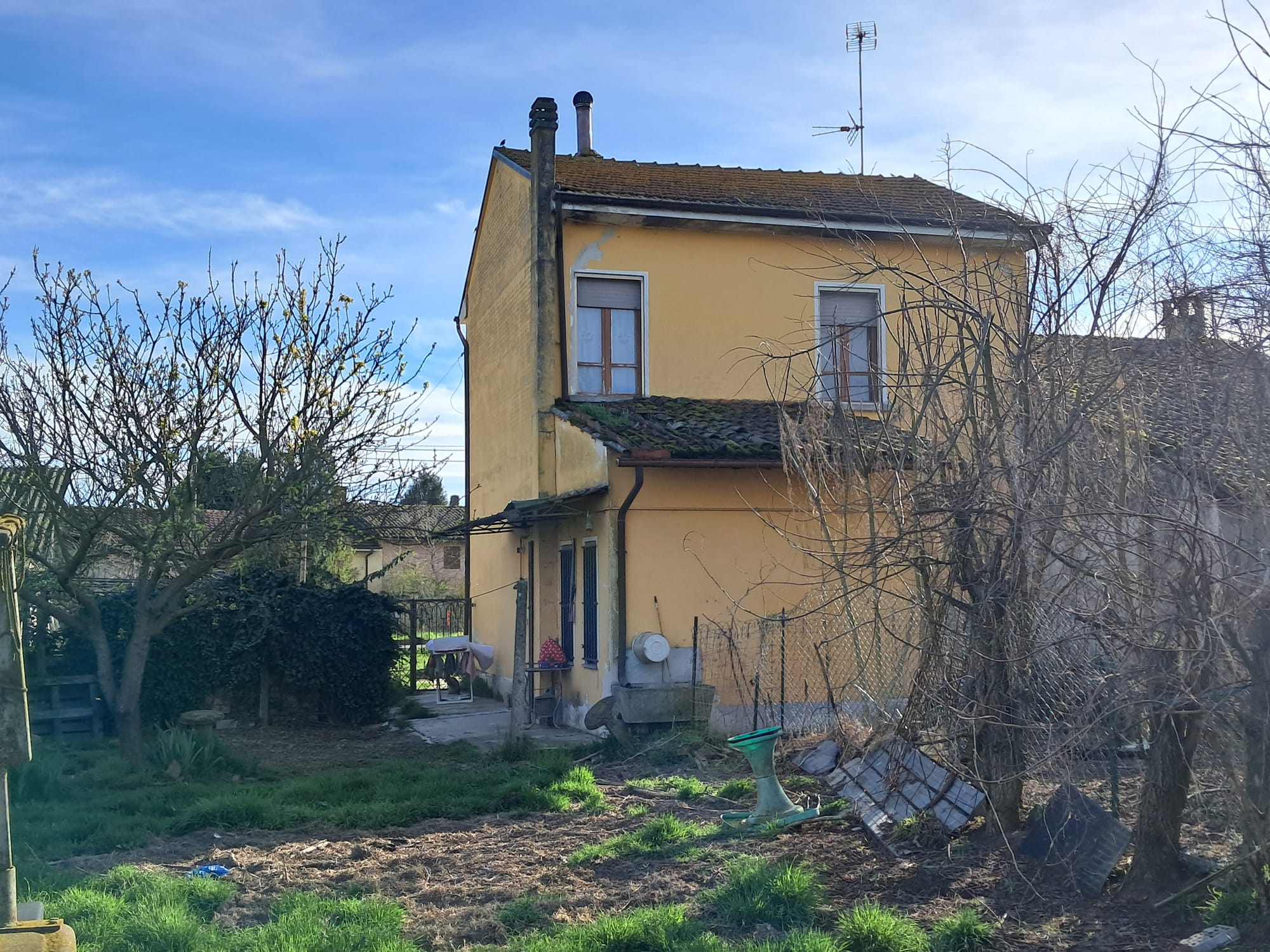 Casa con terreno Mede (PV)