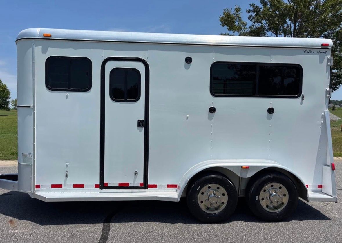 2006 Collin Arndt 2 horse with a tack room