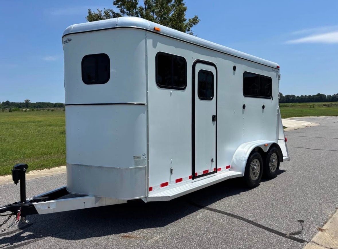 2006 Collin Arndt 2 horse with a tack room
