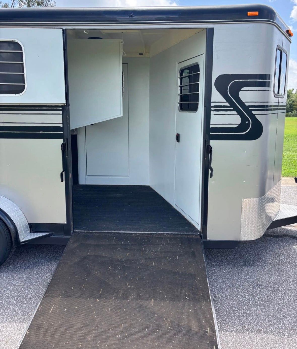 2008 Hawk 2 Horse with Side Ramp and Tack Room