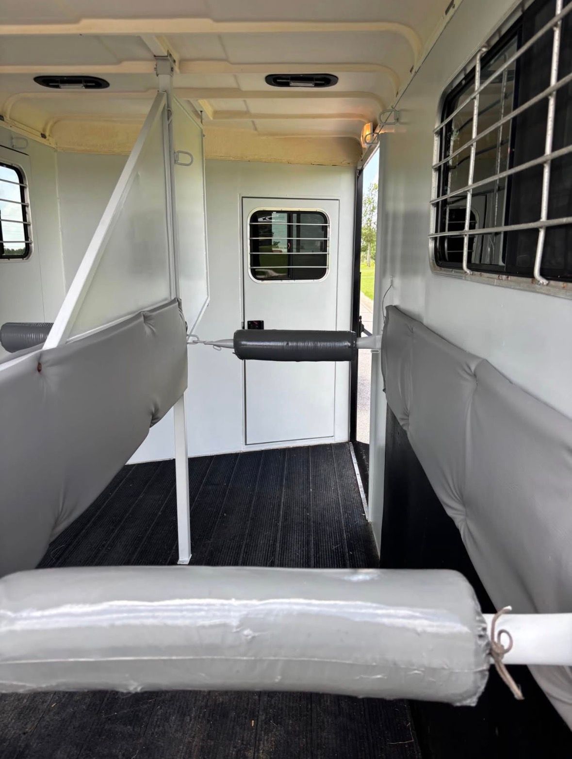 2008 Hawk 2 Horse with Side Ramp and Tack Room