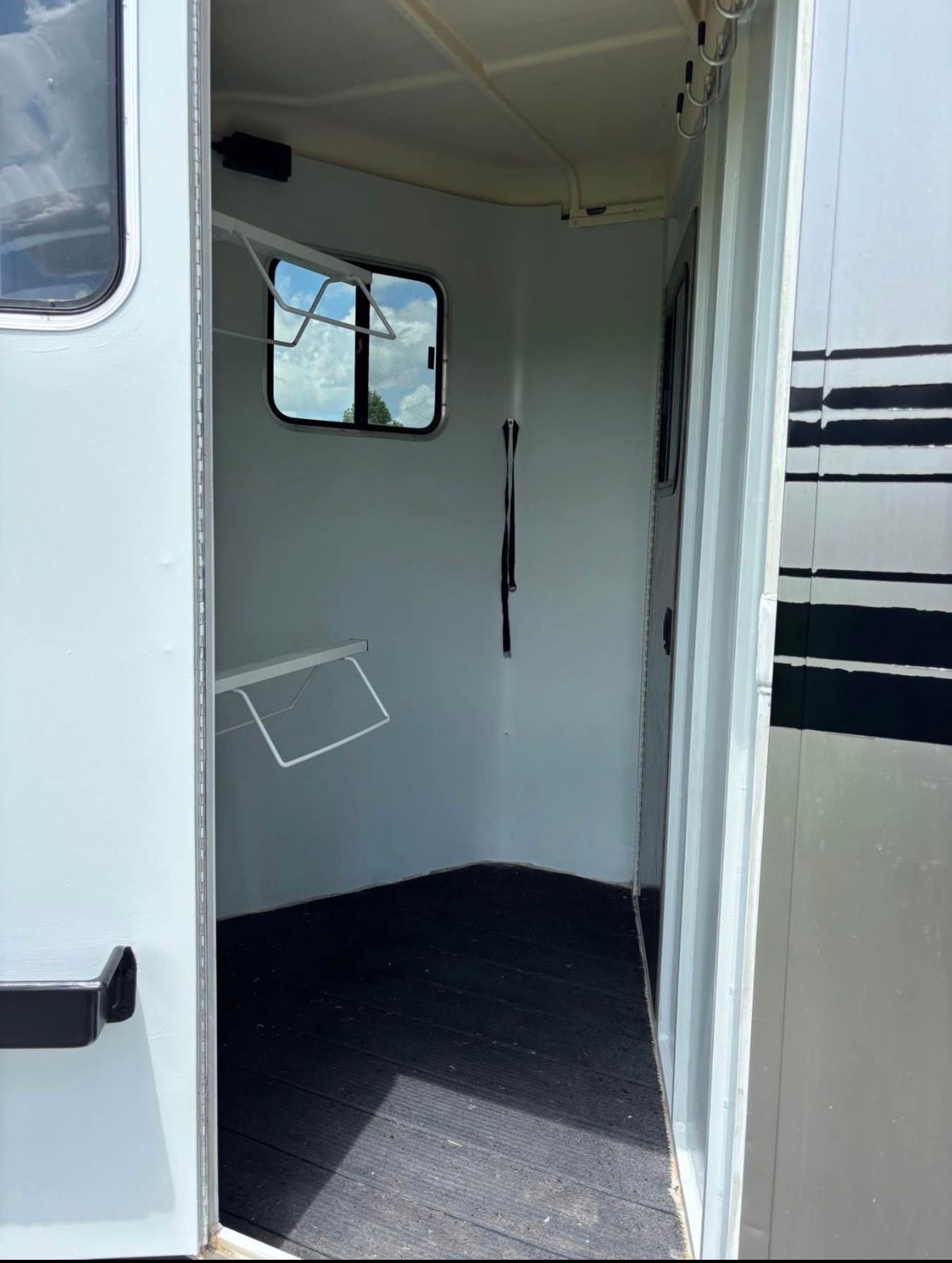 2008 Hawk 2 Horse with Side Ramp and Tack Room