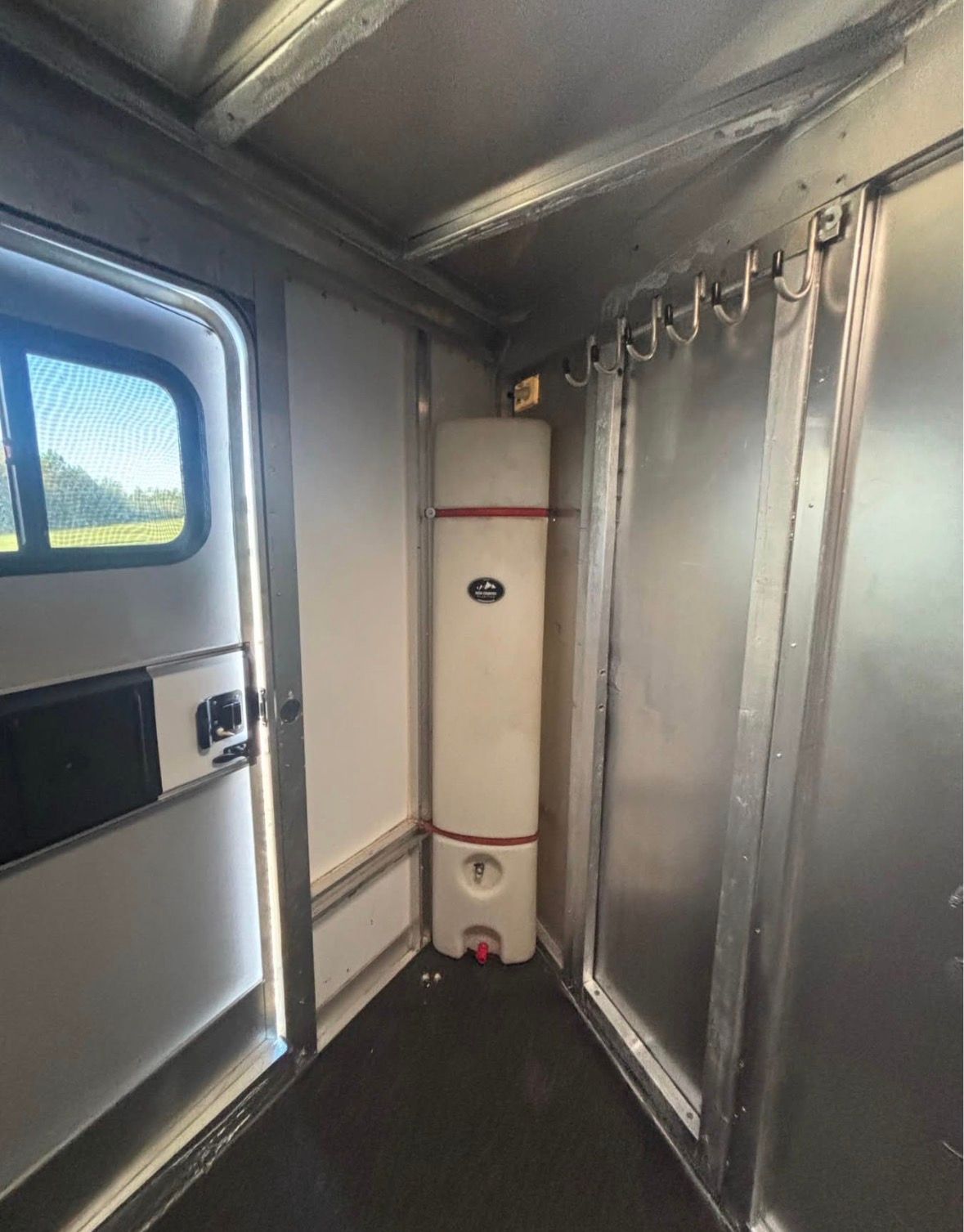 2003 Kiefer Built 2H Slant Load 