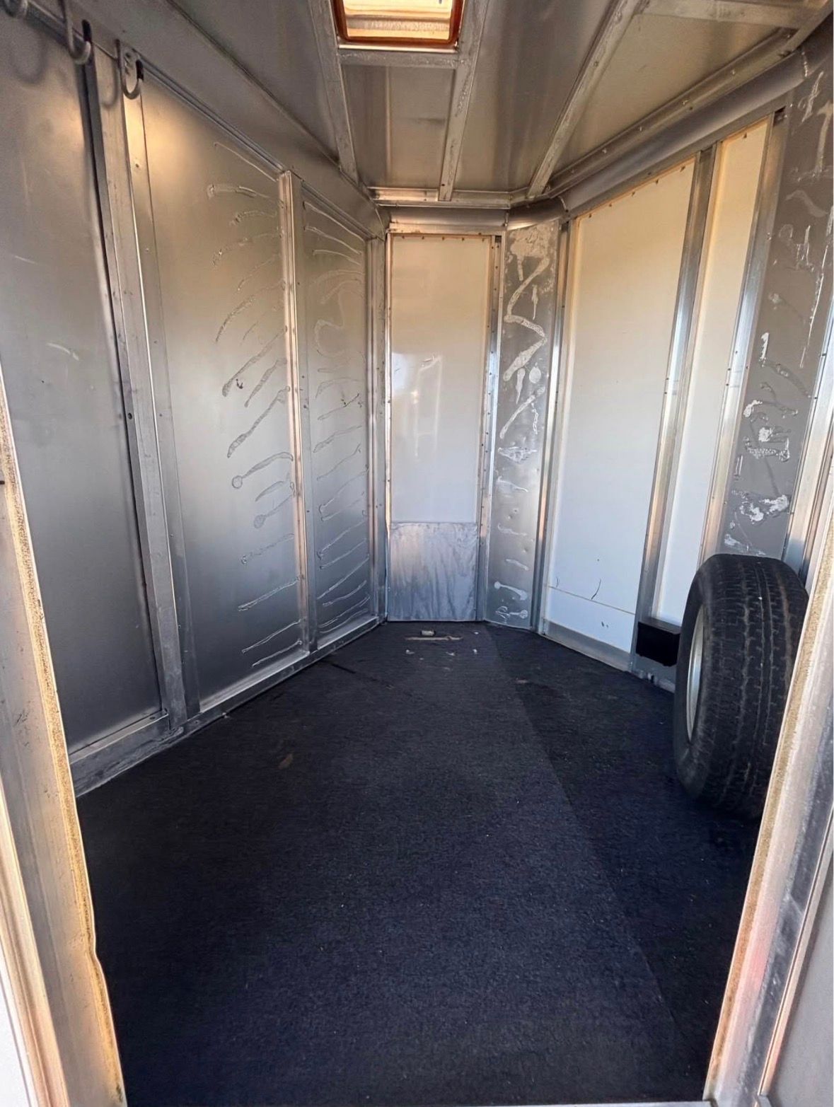 2003 Kiefer Built 2H Slant Load 