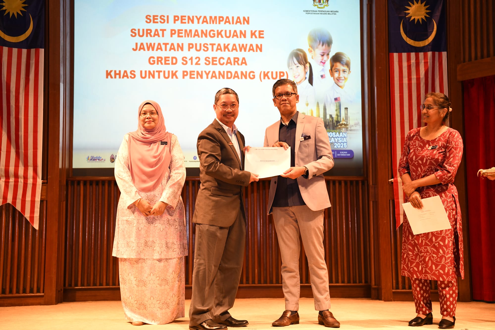 Sesi Serah Surat Pemangkuan - 22.9.25