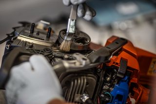 Service på maskiner og utstyr