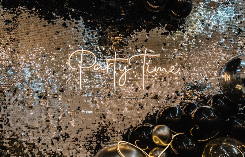 DJ, Photo Booth & Servicii Adiționale