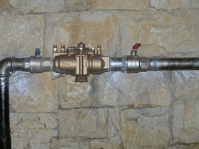 הרכבת מז"ח "2 לתוך מפרט מים קיים.