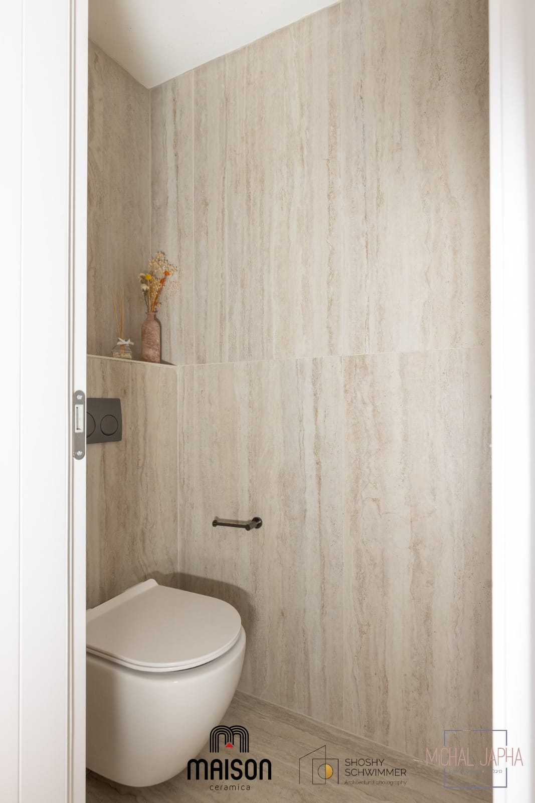 “בית במראה נקי ומודרני – עיצוב על-זמני עם נגיעות יוקרה”