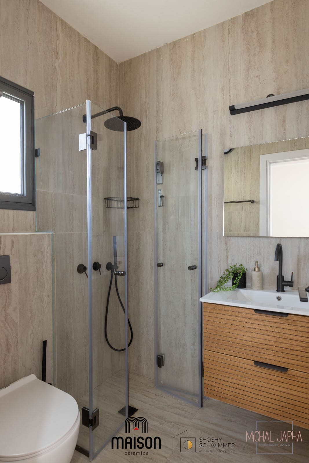 “בית במראה נקי ומודרני – עיצוב על-זמני עם נגיעות יוקרה”