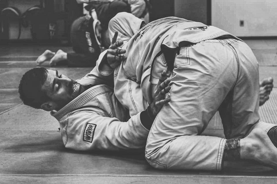 Some Strong points as to why you should start learning BJJ!